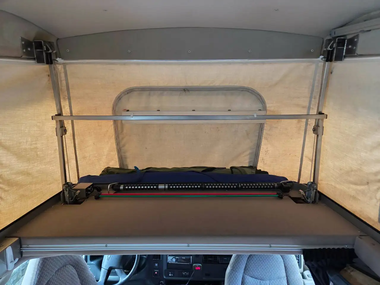 Chevrolet Express 2500 photo Chevrolet Express 2500
