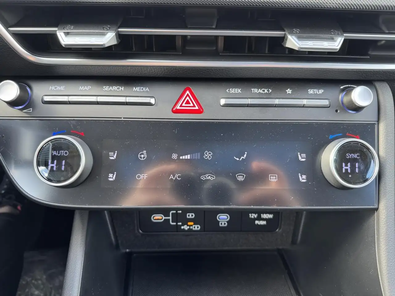 Hyundai SONATA снимка Hyundai SONATA