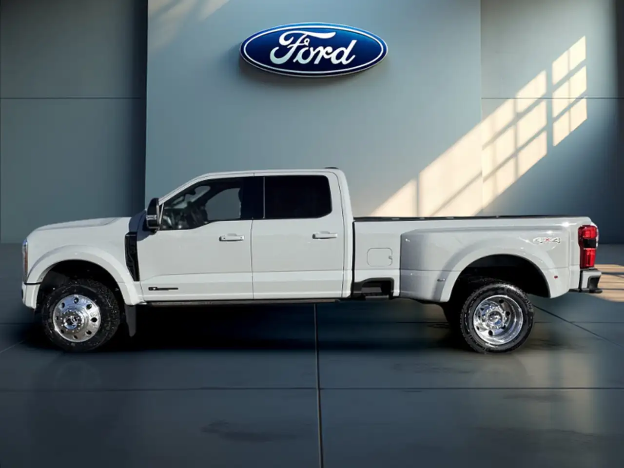 Ford F-450 Super Duty снимка Ford F-450 Super Duty