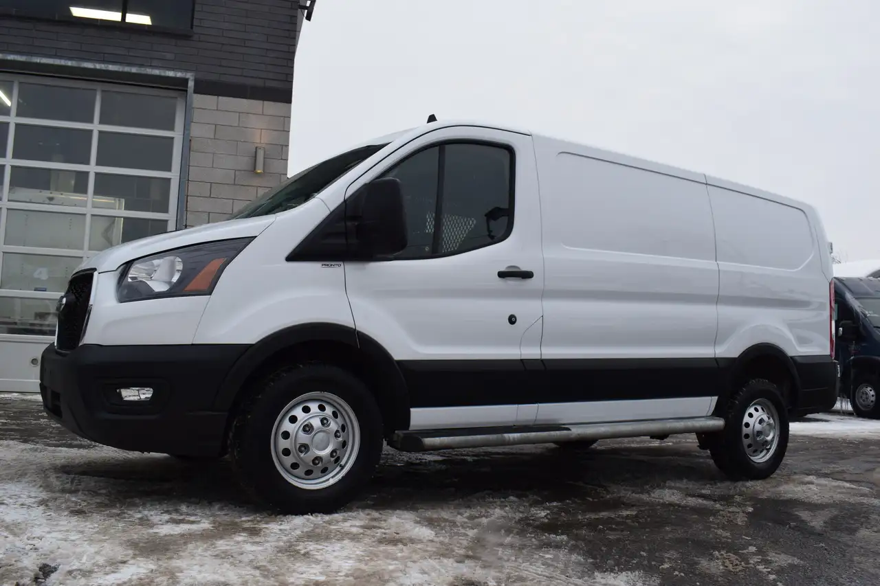 Ford Transit Cargo Van снимка Ford Transit Cargo Van