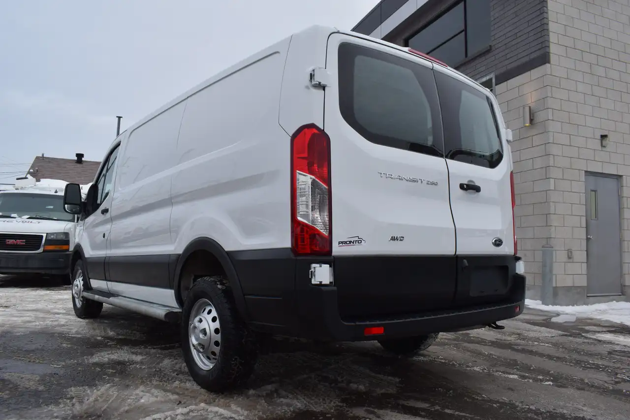 Ford Transit Cargo Van снимка Ford Transit Cargo Van