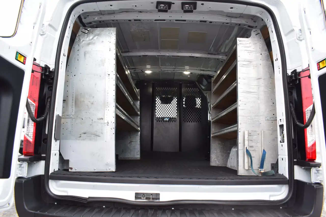Ford Transit Cargo Van снимка Ford Transit Cargo Van