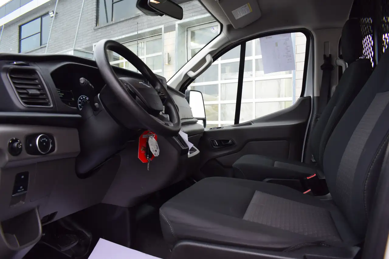 Ford Transit Cargo Van снимка Ford Transit Cargo Van