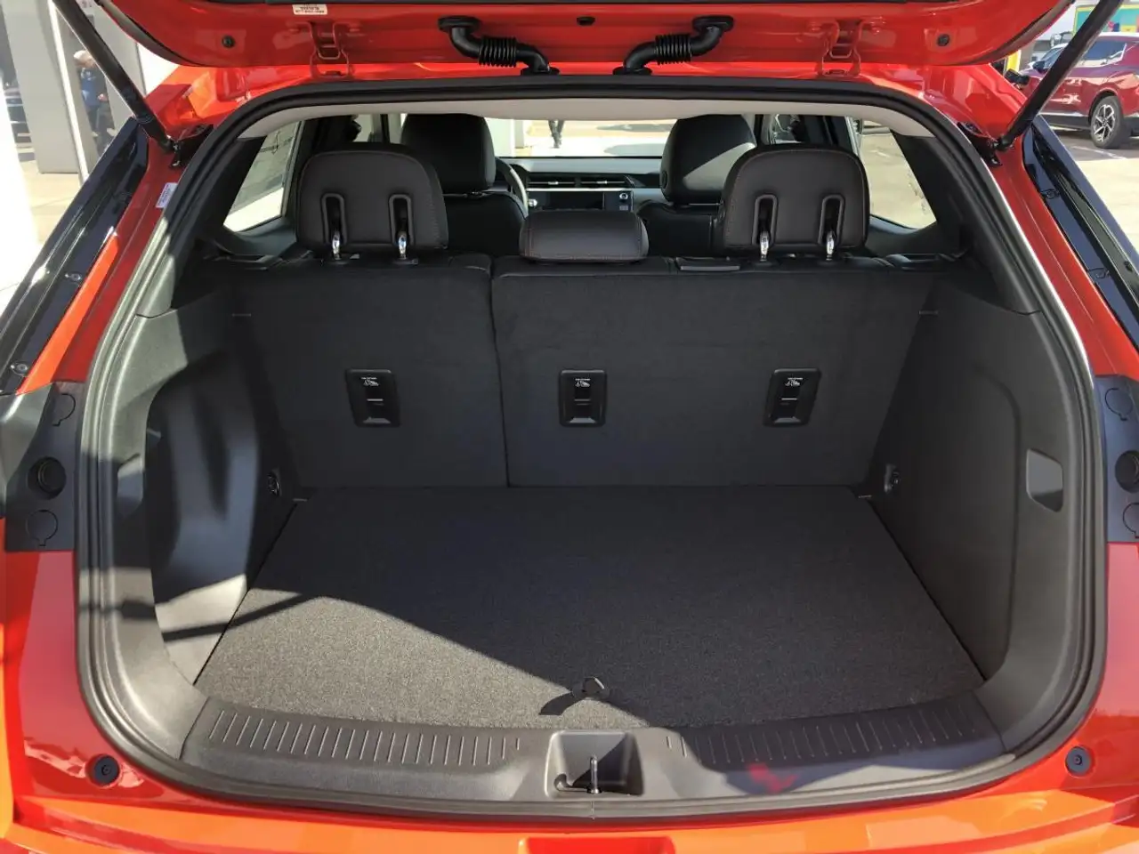Chevrolet Bolt photo Chevrolet Bolt