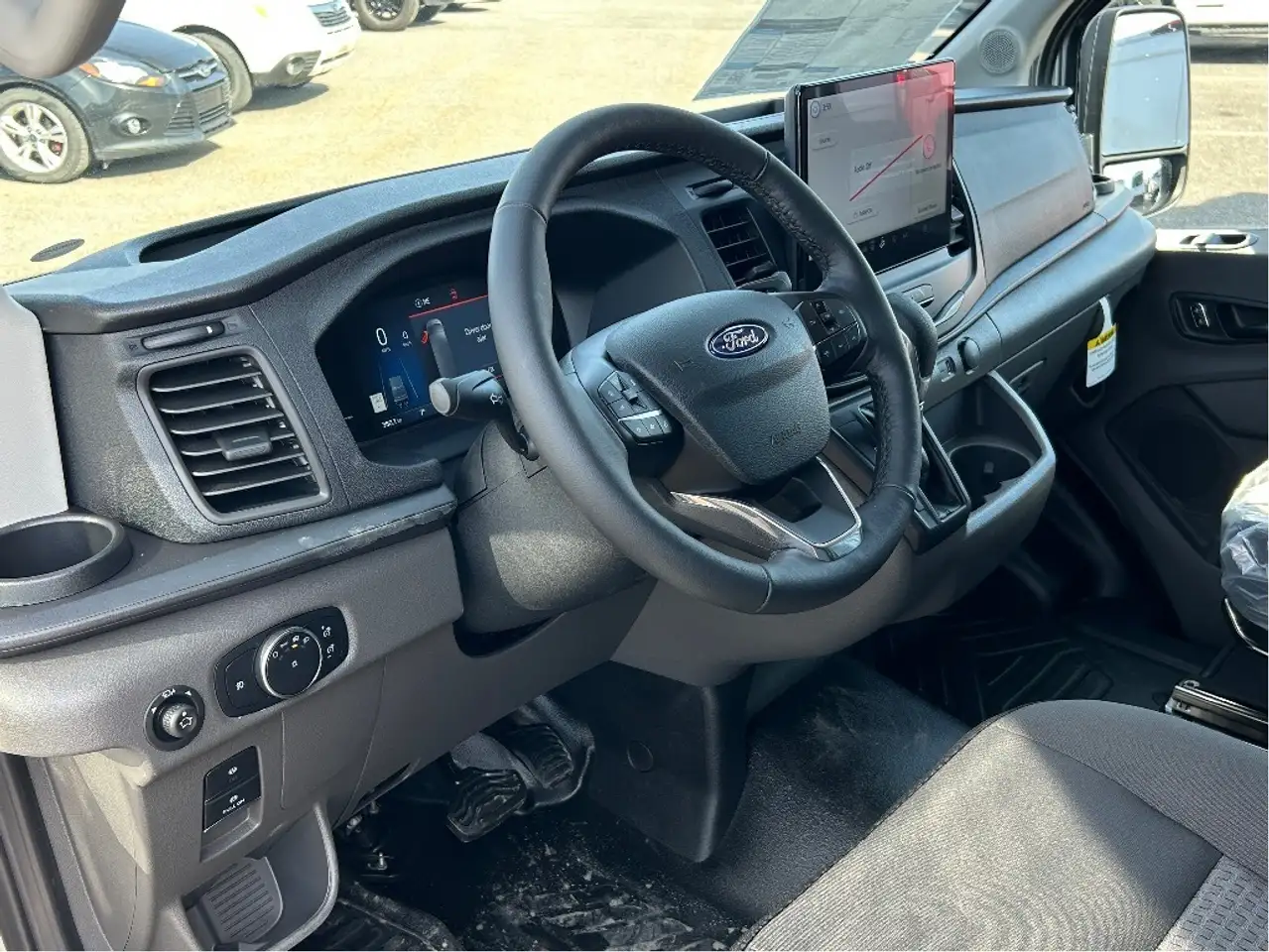 Ford Transit Cargo Van снимка Ford Transit Cargo Van