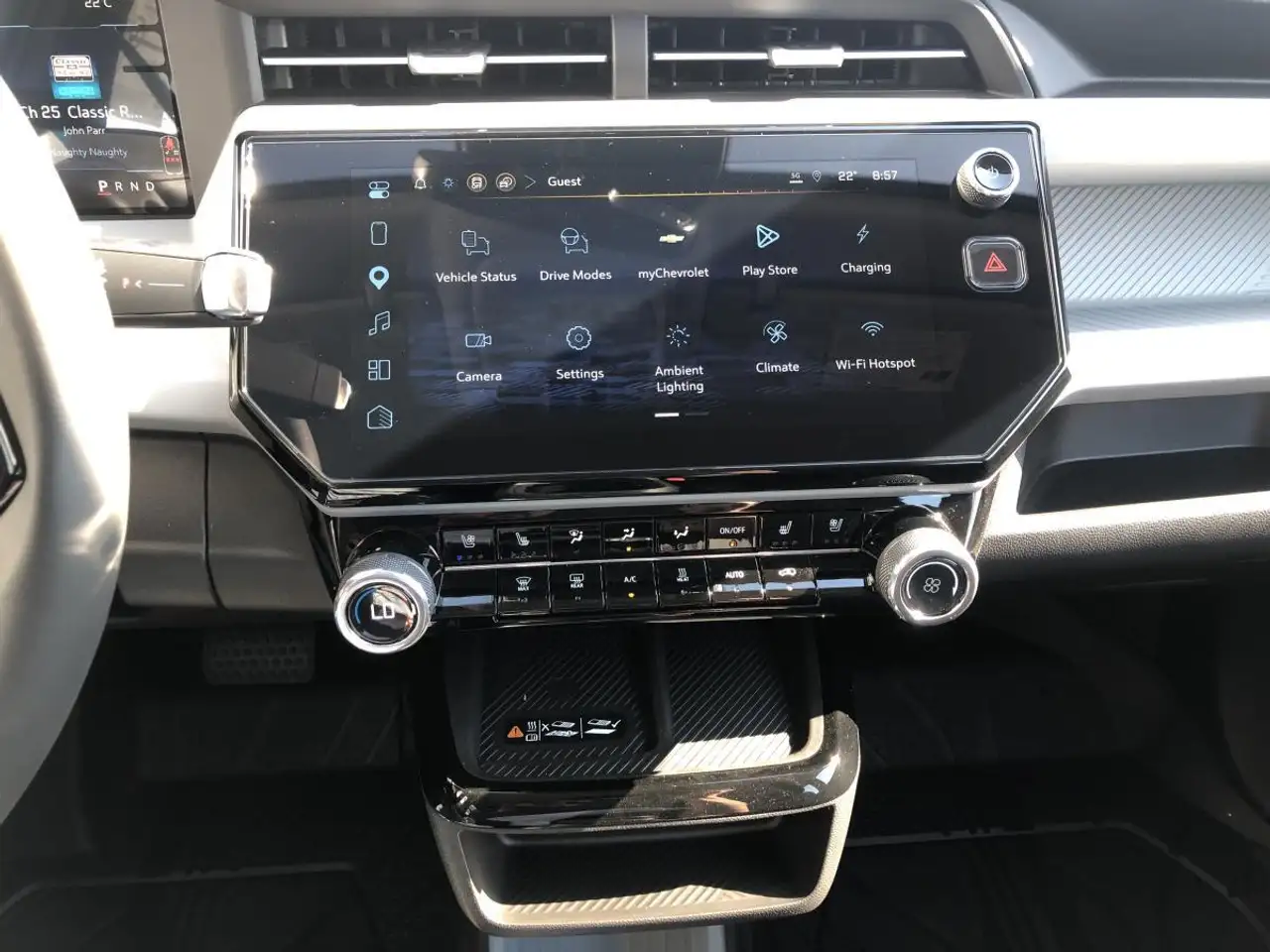 Chevrolet Bolt photo Chevrolet Bolt