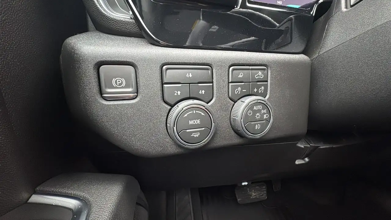 Chevrolet Silverado 2500 снимка Chevrolet Silverado 2500