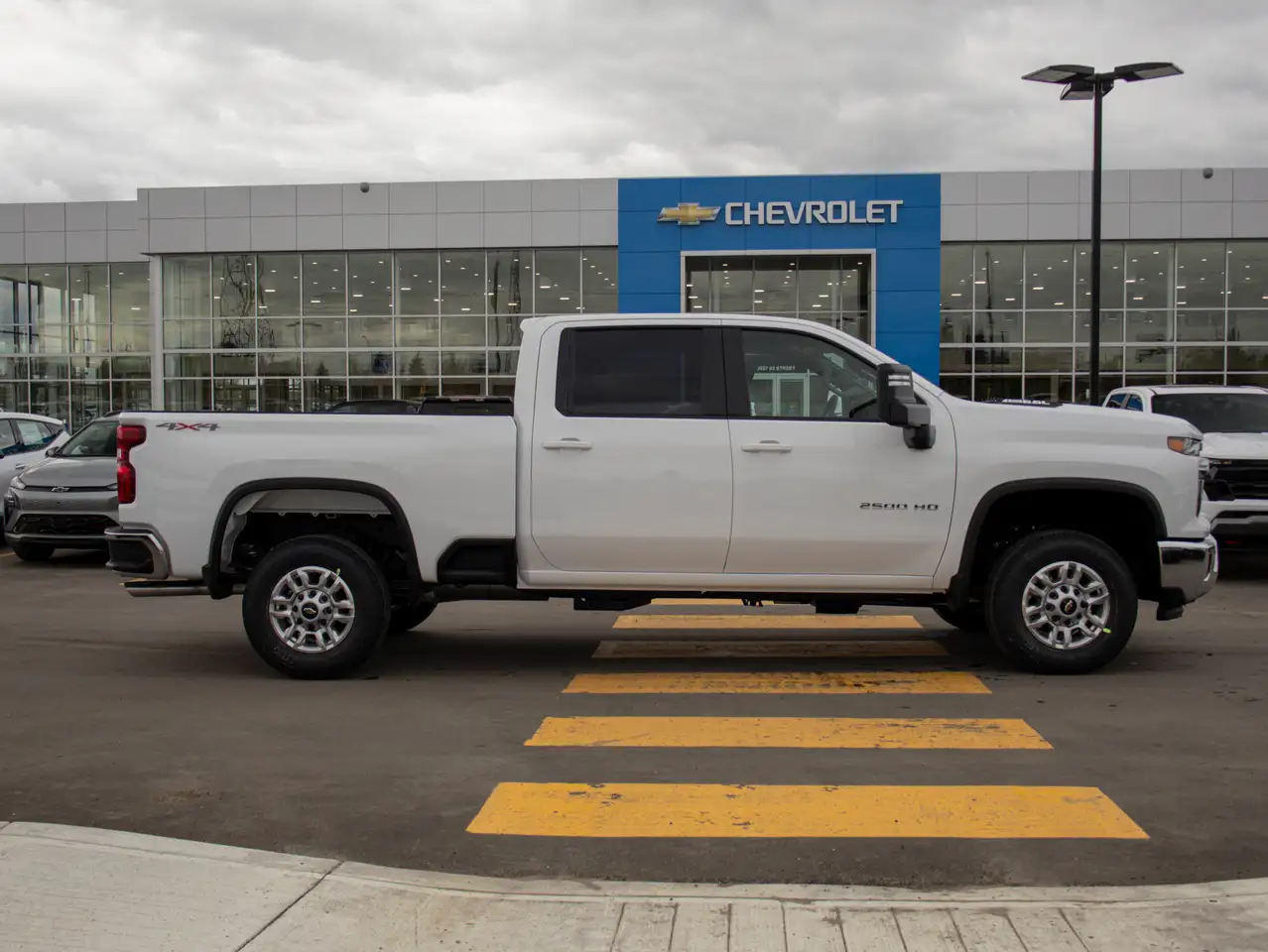 Chevrolet Silverado 2500 photo Chevrolet Silverado 2500