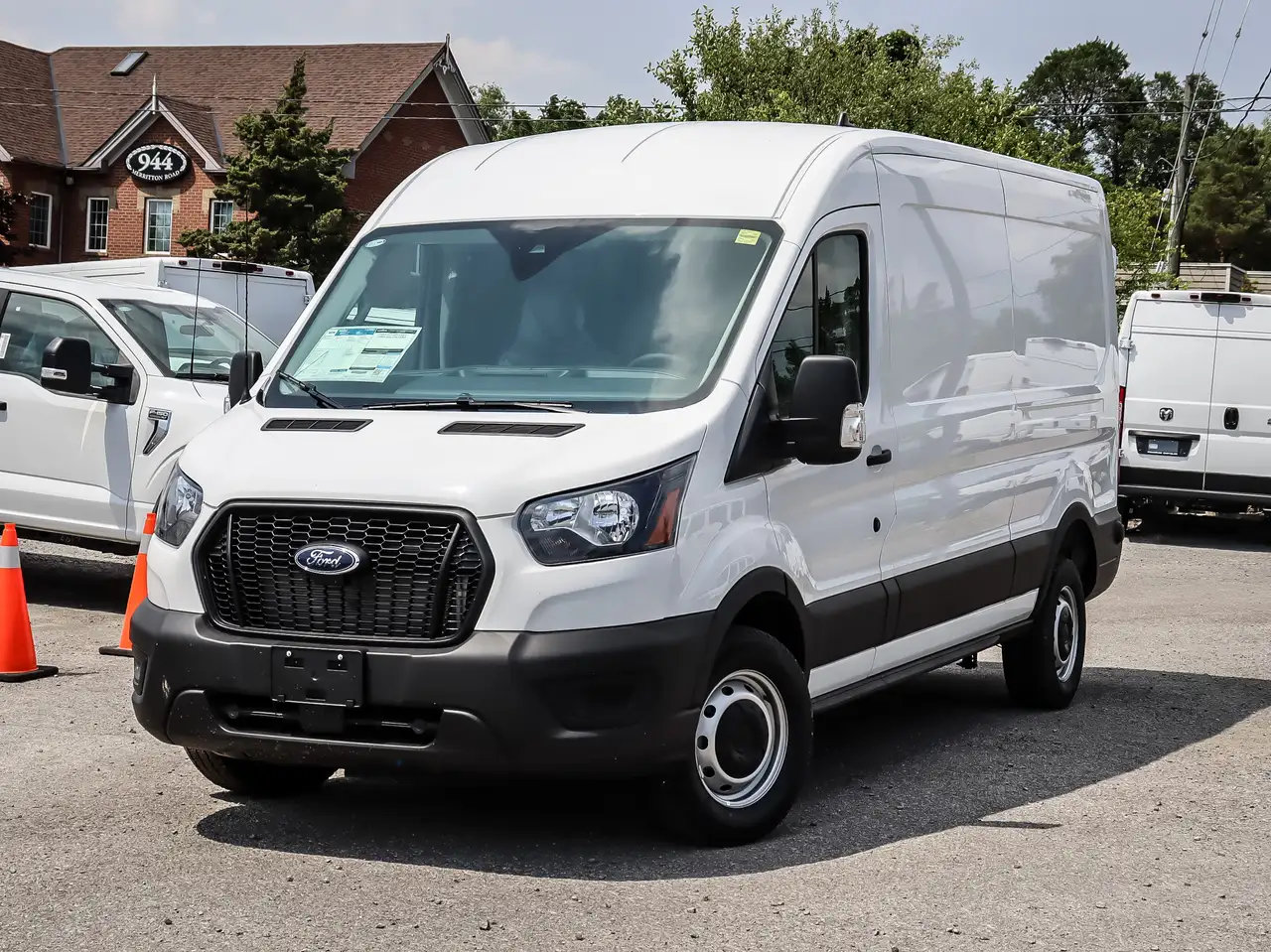 Ford Transit Cargo Van снимка Ford Transit Cargo Van