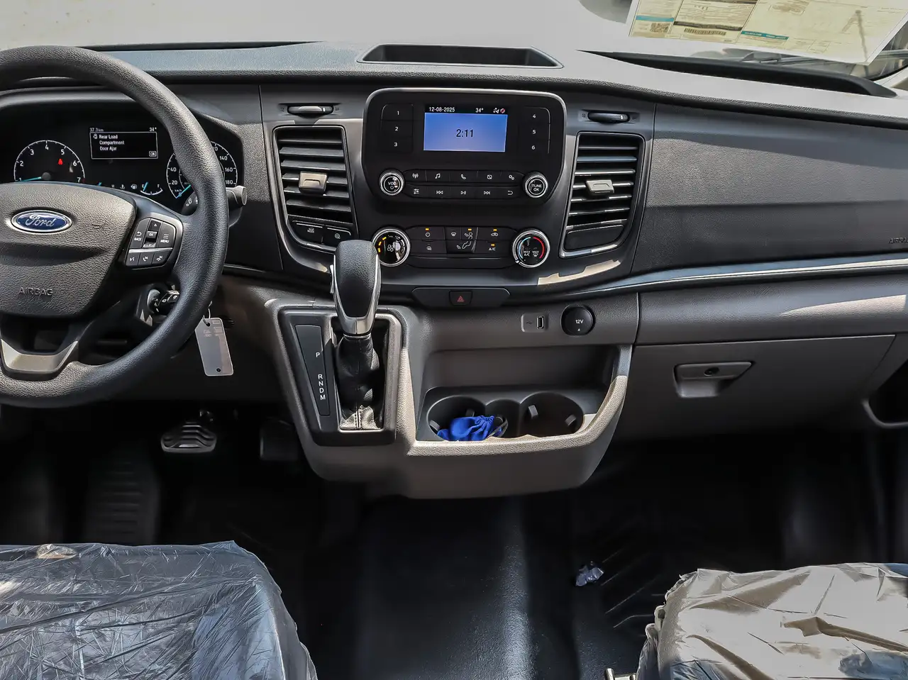 Ford Transit Cargo Van снимка Ford Transit Cargo Van
