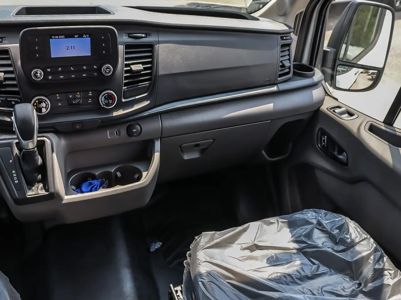 Ford Transit Cargo Van снимка Ford Transit Cargo Van