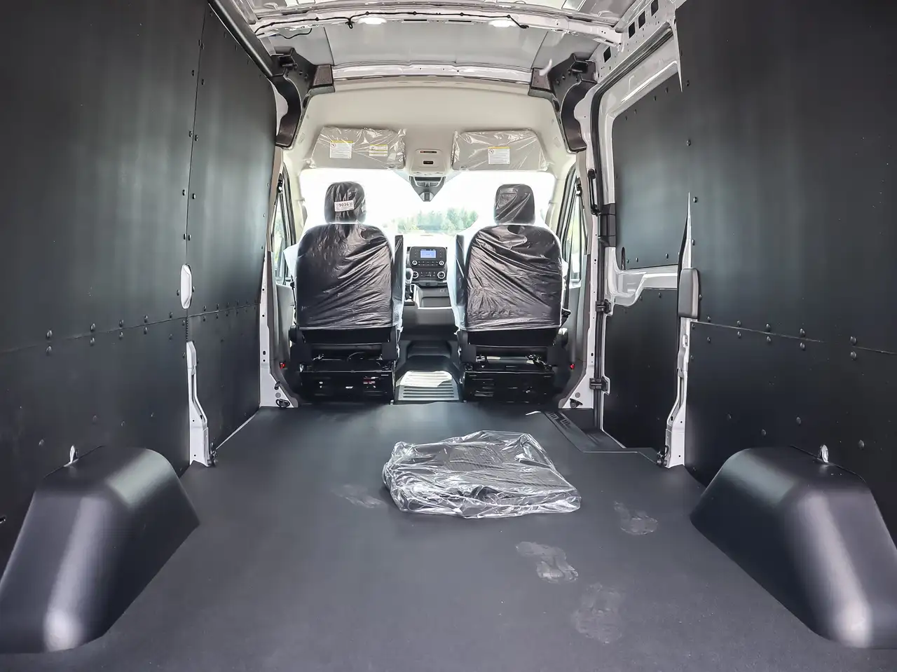 Ford Transit Cargo Van снимка Ford Transit Cargo Van