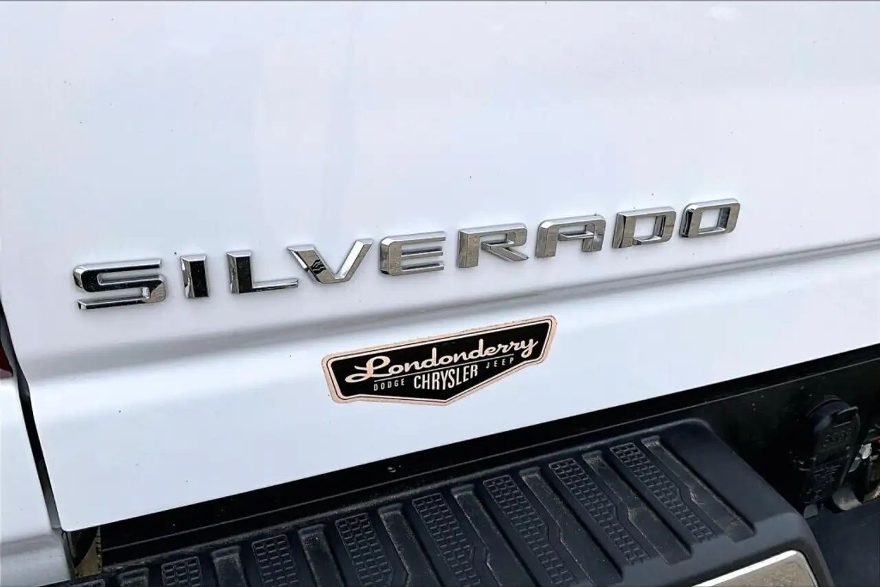 Chevrolet Silverado 2500 снимка Chevrolet Silverado 2500