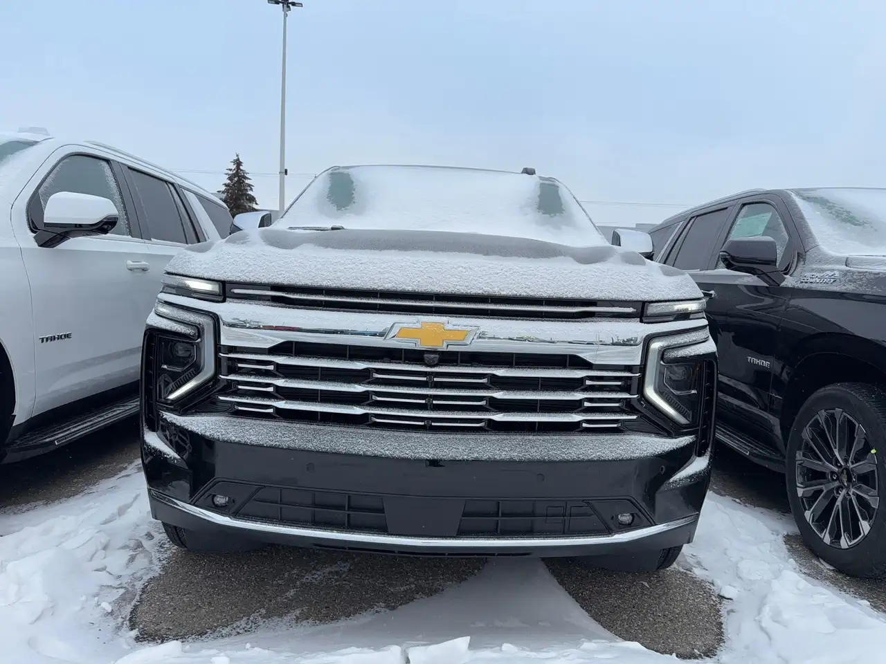Chevrolet Suburban снимка Chevrolet Suburban