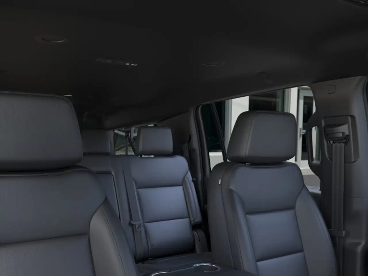 Chevrolet Suburban снимка Chevrolet Suburban