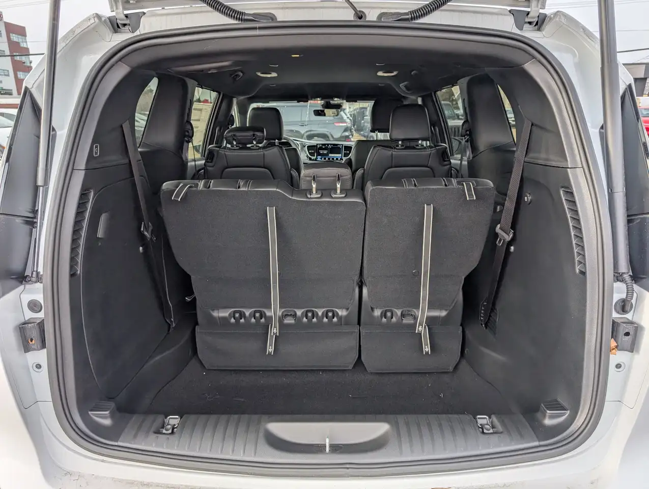 Chrysler Grand Caravan снимка Chrysler Grand Caravan