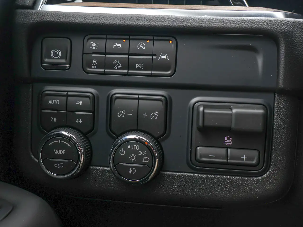Chevrolet Tahoe снимка Chevrolet Tahoe