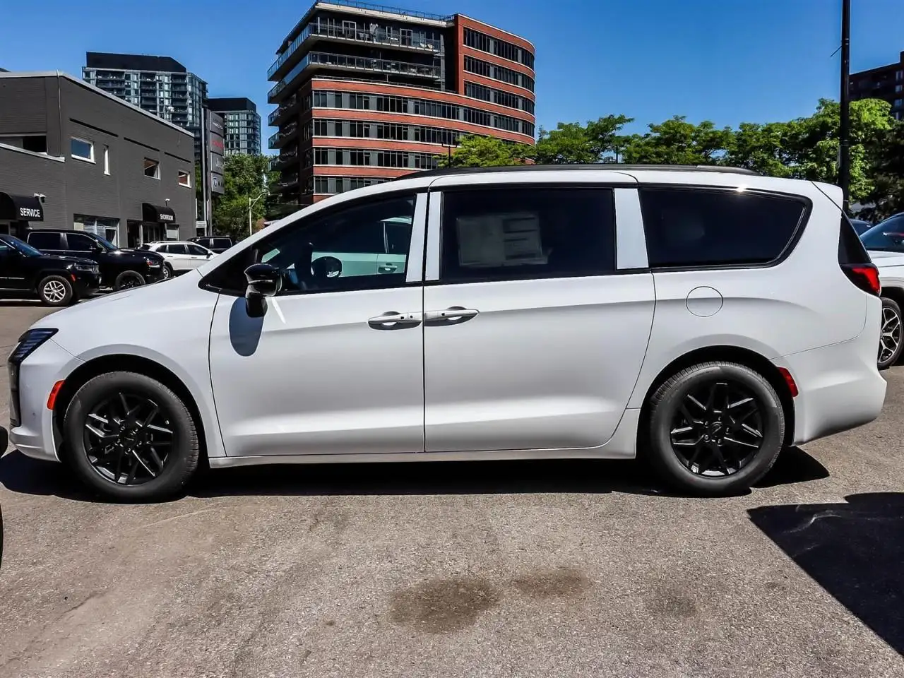 Chrysler Pacifica photo Chrysler Pacifica