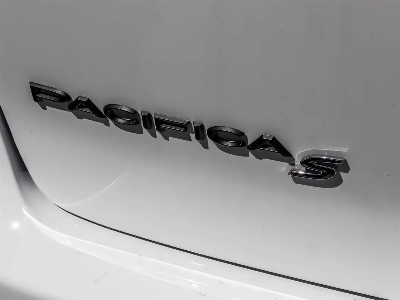 Chrysler Pacifica photo Chrysler Pacifica