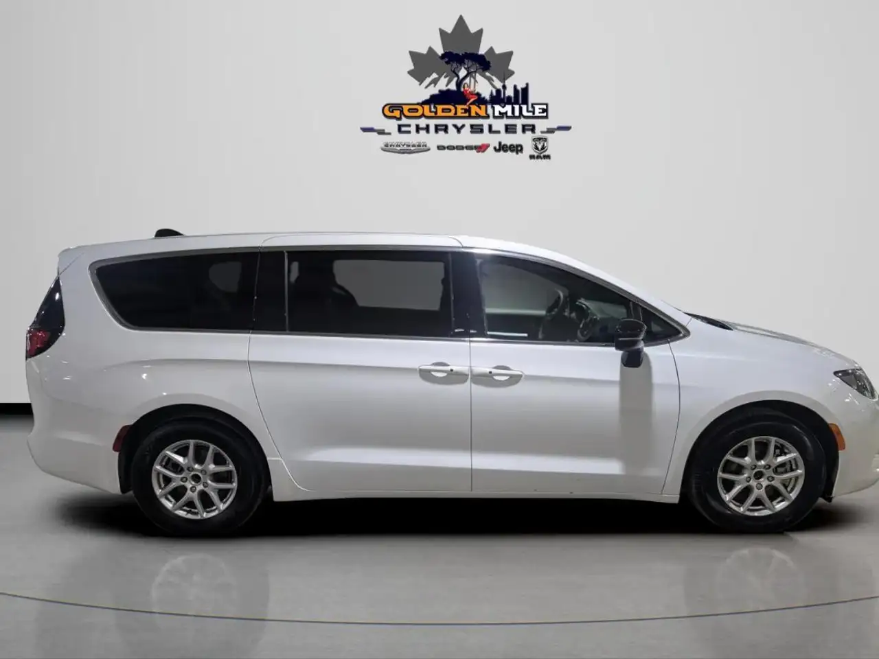 Chrysler Grand Caravan снимка Chrysler Grand Caravan