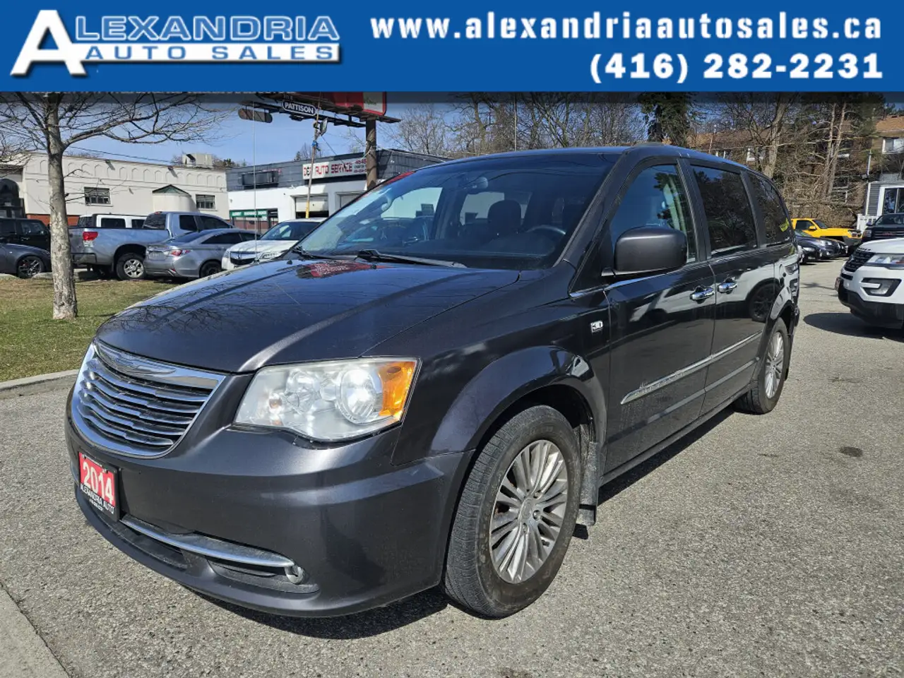 Chrysler Town & Country снимка Chrysler Town & Country