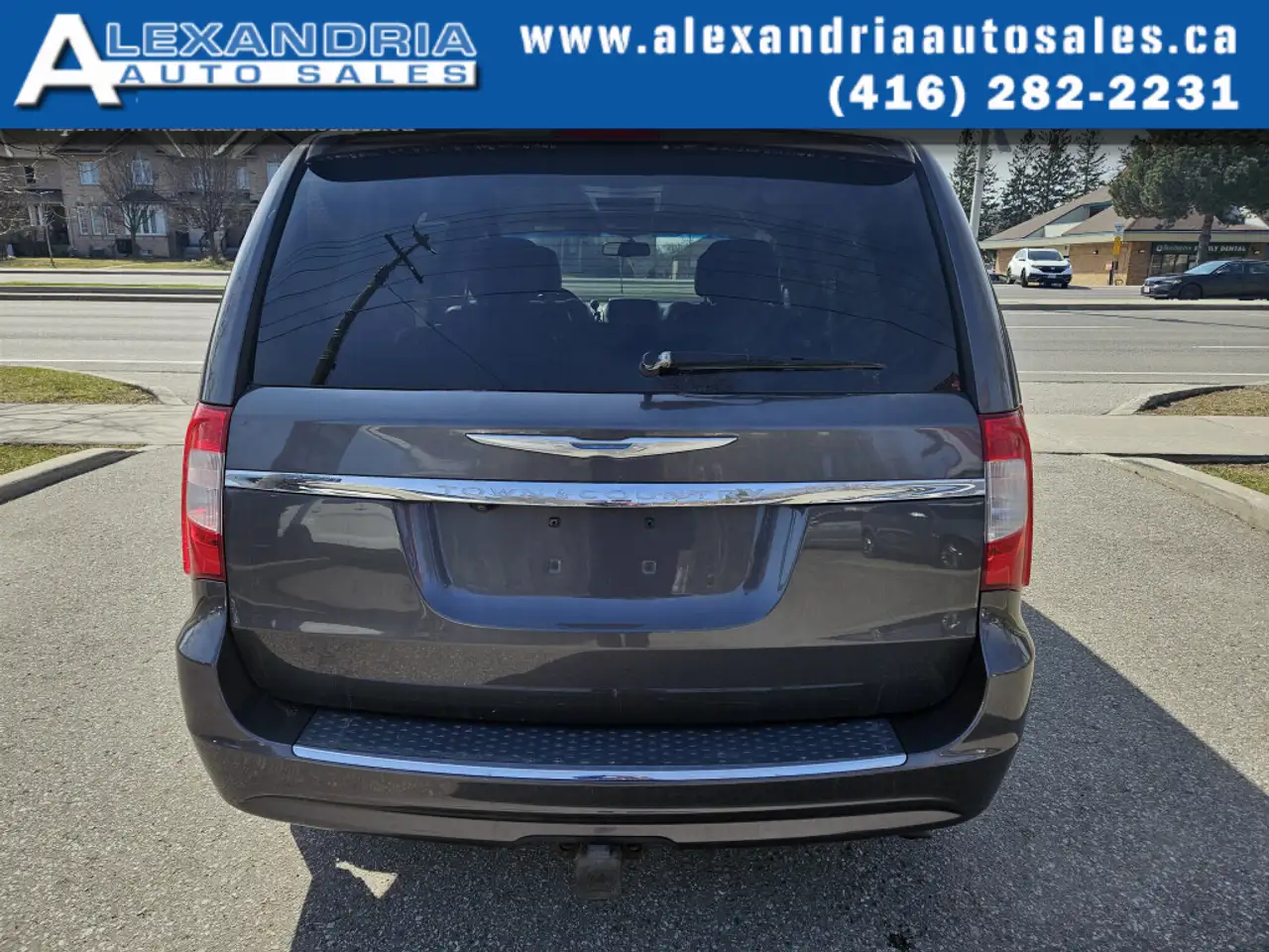 Chrysler Town & Country снимка Chrysler Town & Country