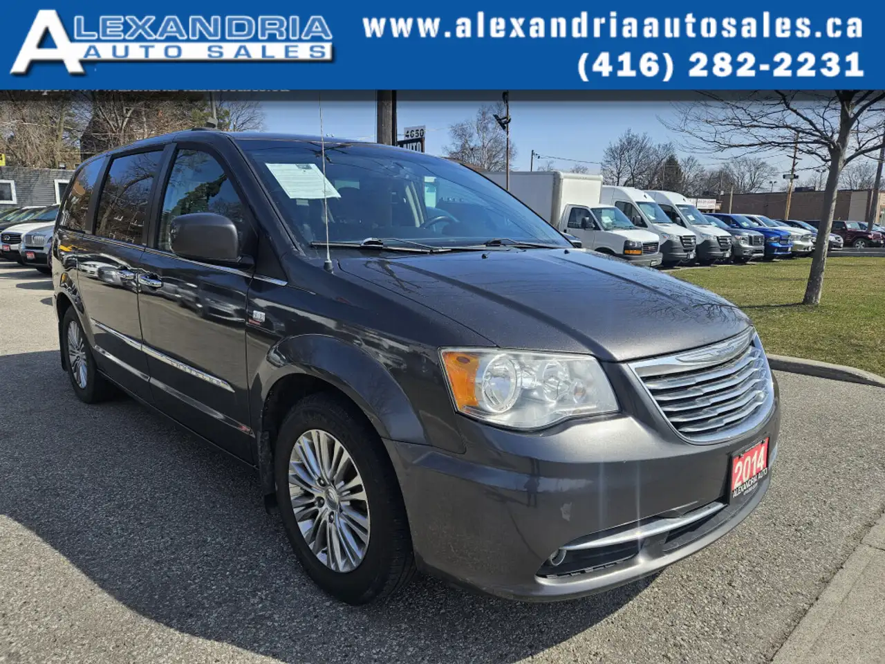 Chrysler Town & Country снимка Chrysler Town & Country