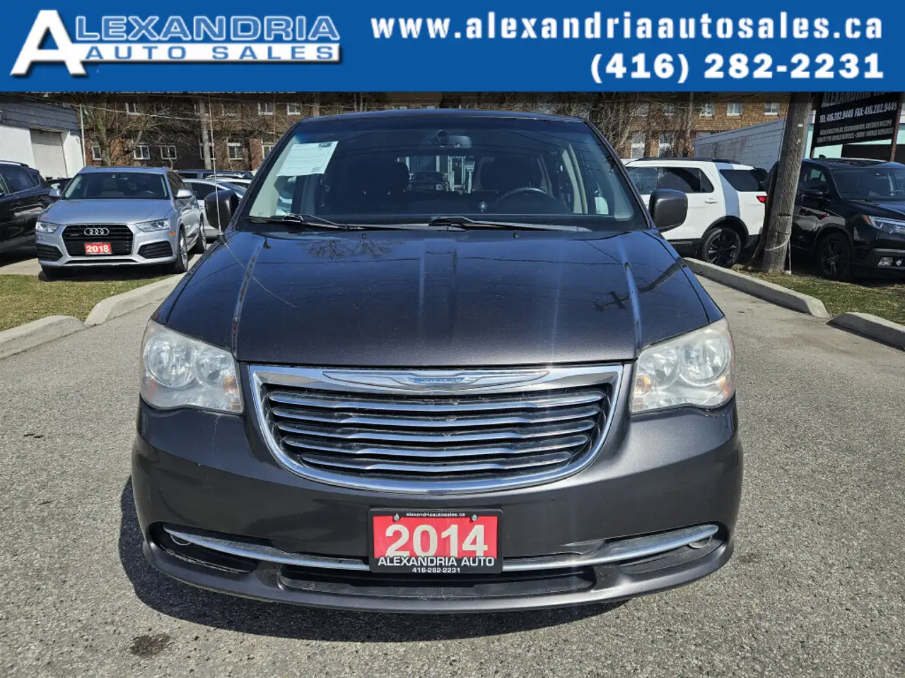 Chrysler Town & Country снимка Chrysler Town & Country