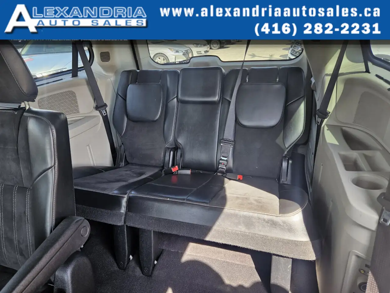 Chrysler Town & Country снимка Chrysler Town & Country