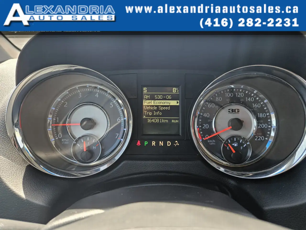 Chrysler Town & Country снимка Chrysler Town & Country