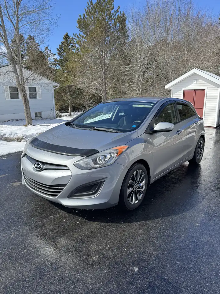 Hyundai ELANTRA снимка Hyundai ELANTRA