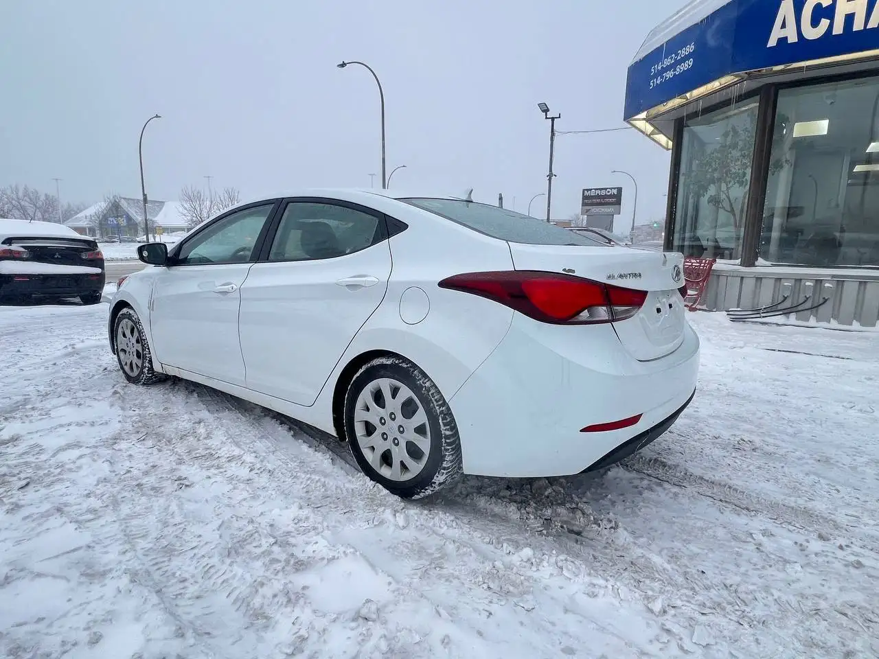 Hyundai ELANTRA снимка Hyundai ELANTRA