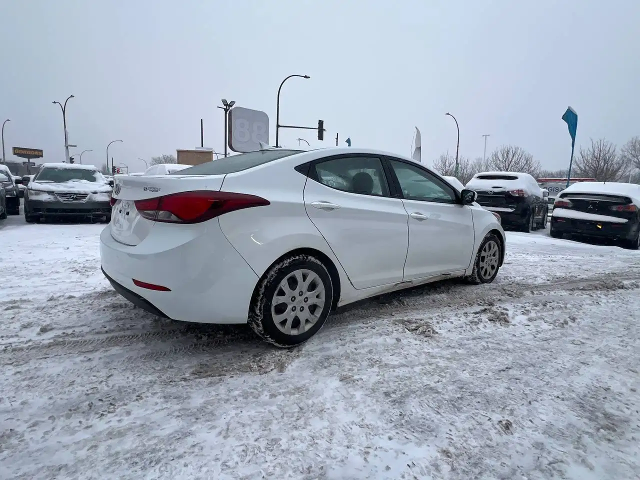 Hyundai ELANTRA снимка Hyundai ELANTRA