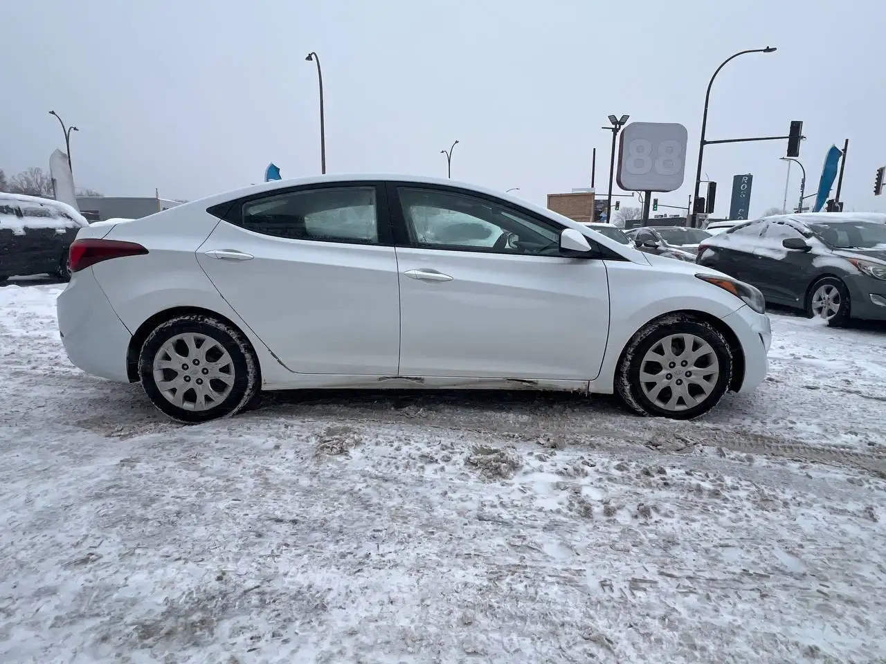 Hyundai ELANTRA снимка Hyundai ELANTRA