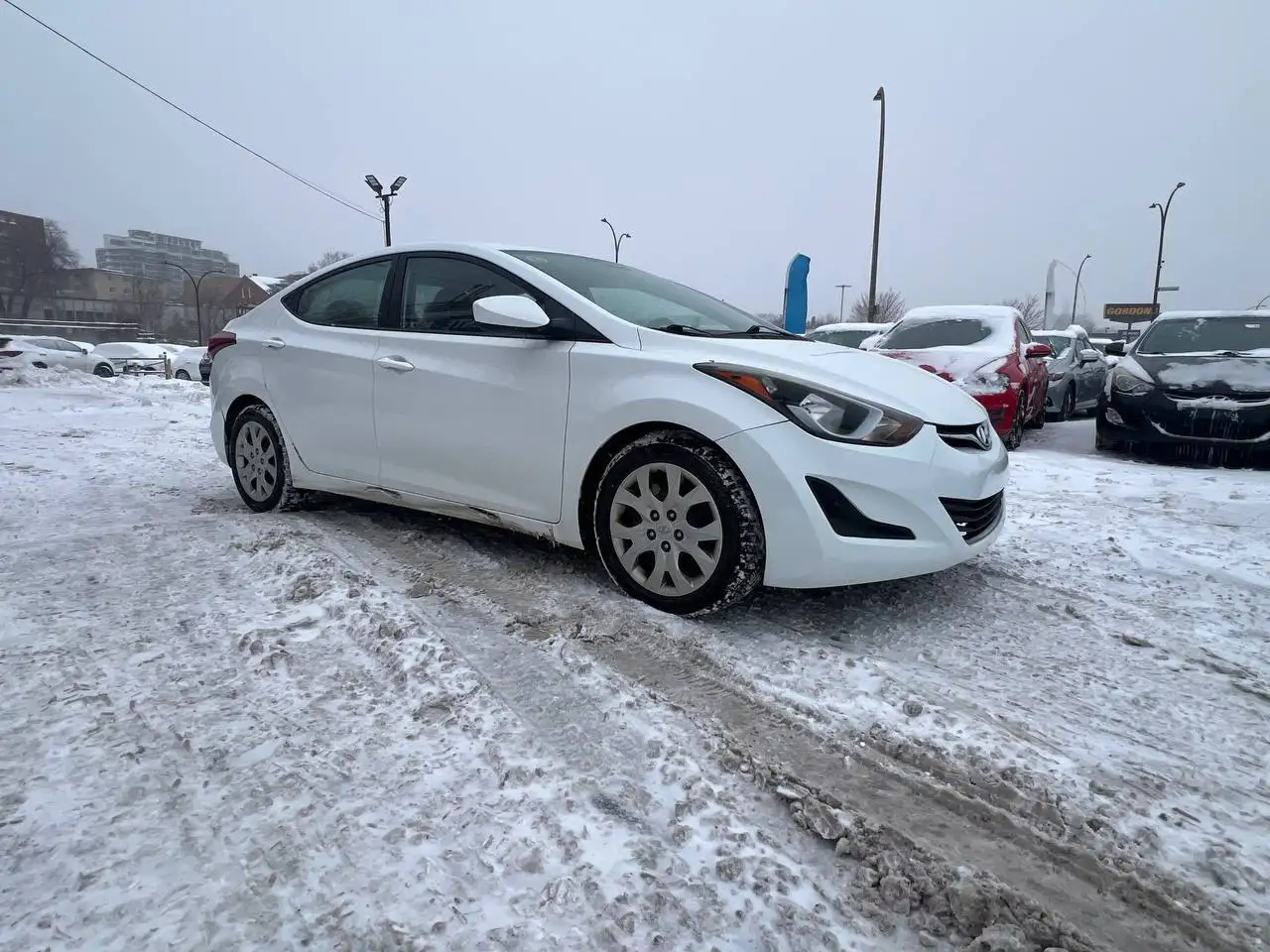 Hyundai ELANTRA снимка Hyundai ELANTRA