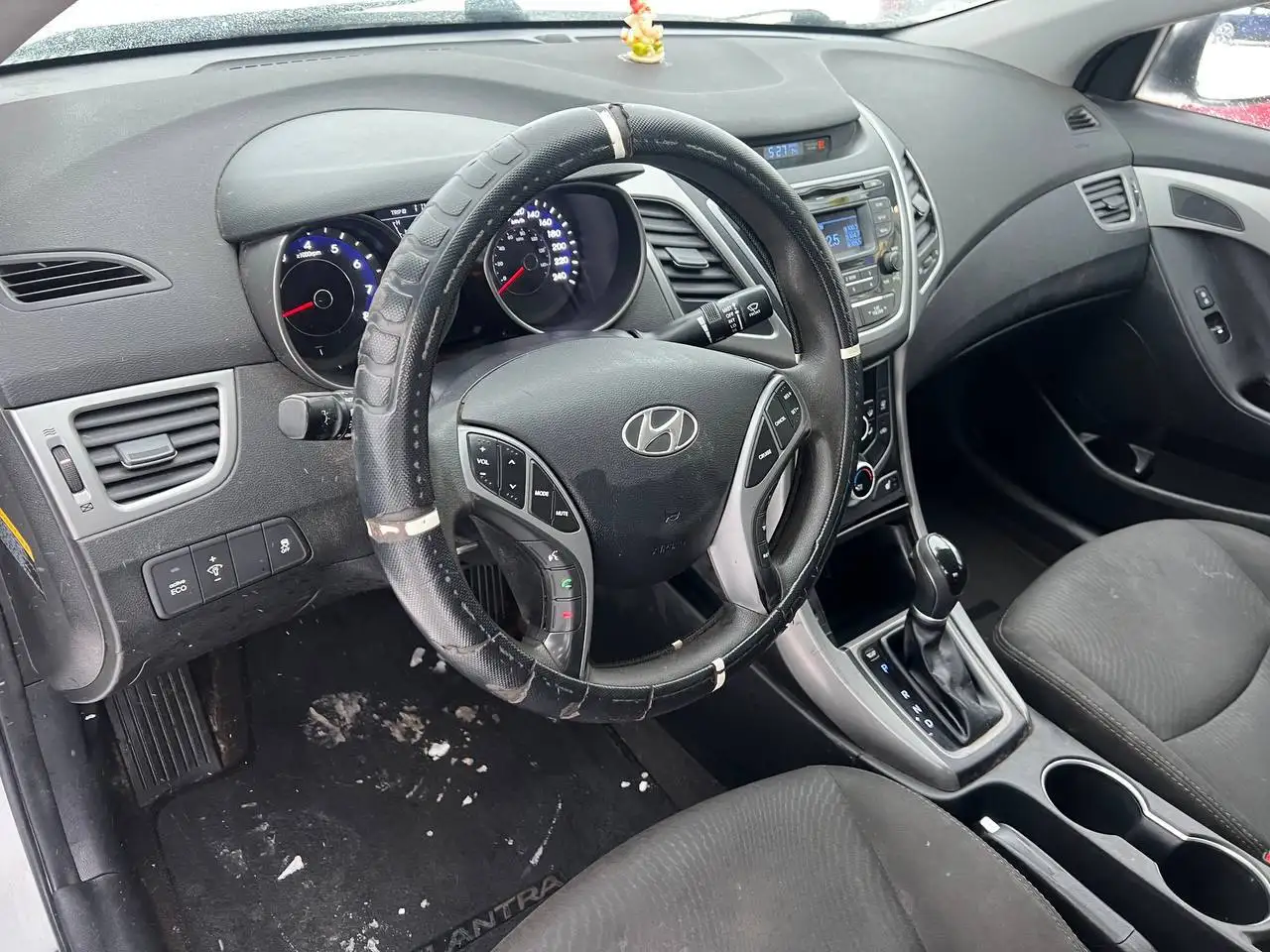 Hyundai ELANTRA снимка Hyundai ELANTRA