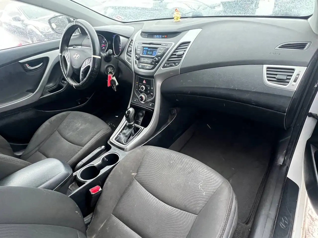 Hyundai ELANTRA снимка Hyundai ELANTRA