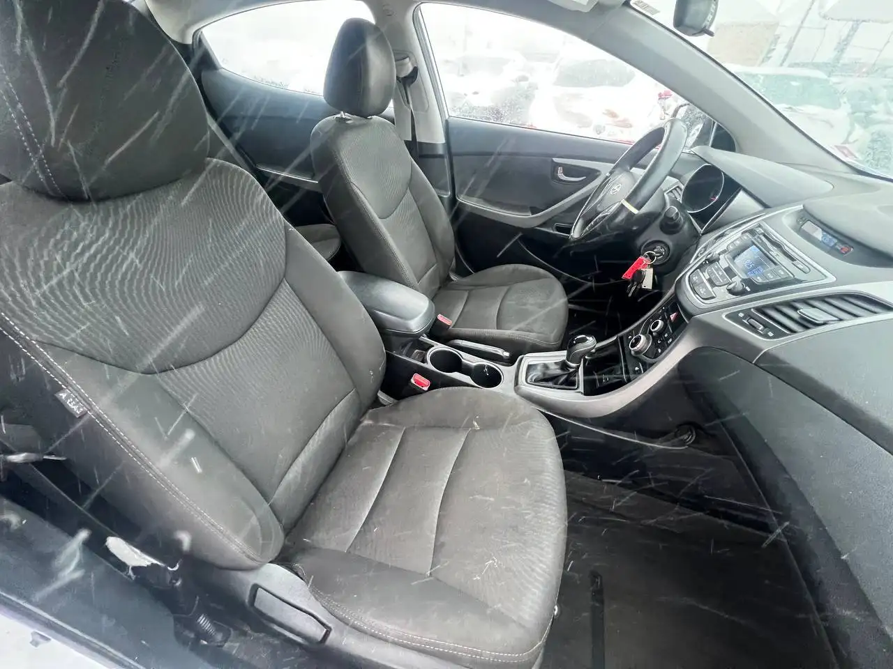 Hyundai ELANTRA снимка Hyundai ELANTRA