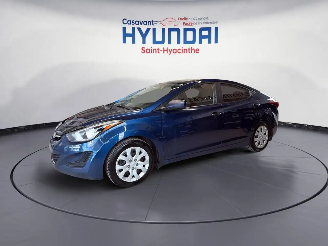 Hyundai ELANTRA photo Hyundai ELANTRA
