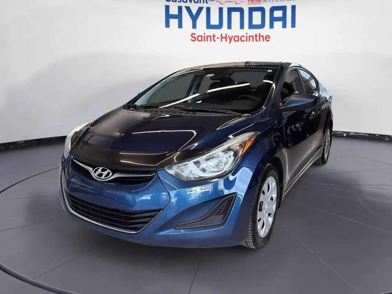 Hyundai ELANTRA photo Hyundai ELANTRA