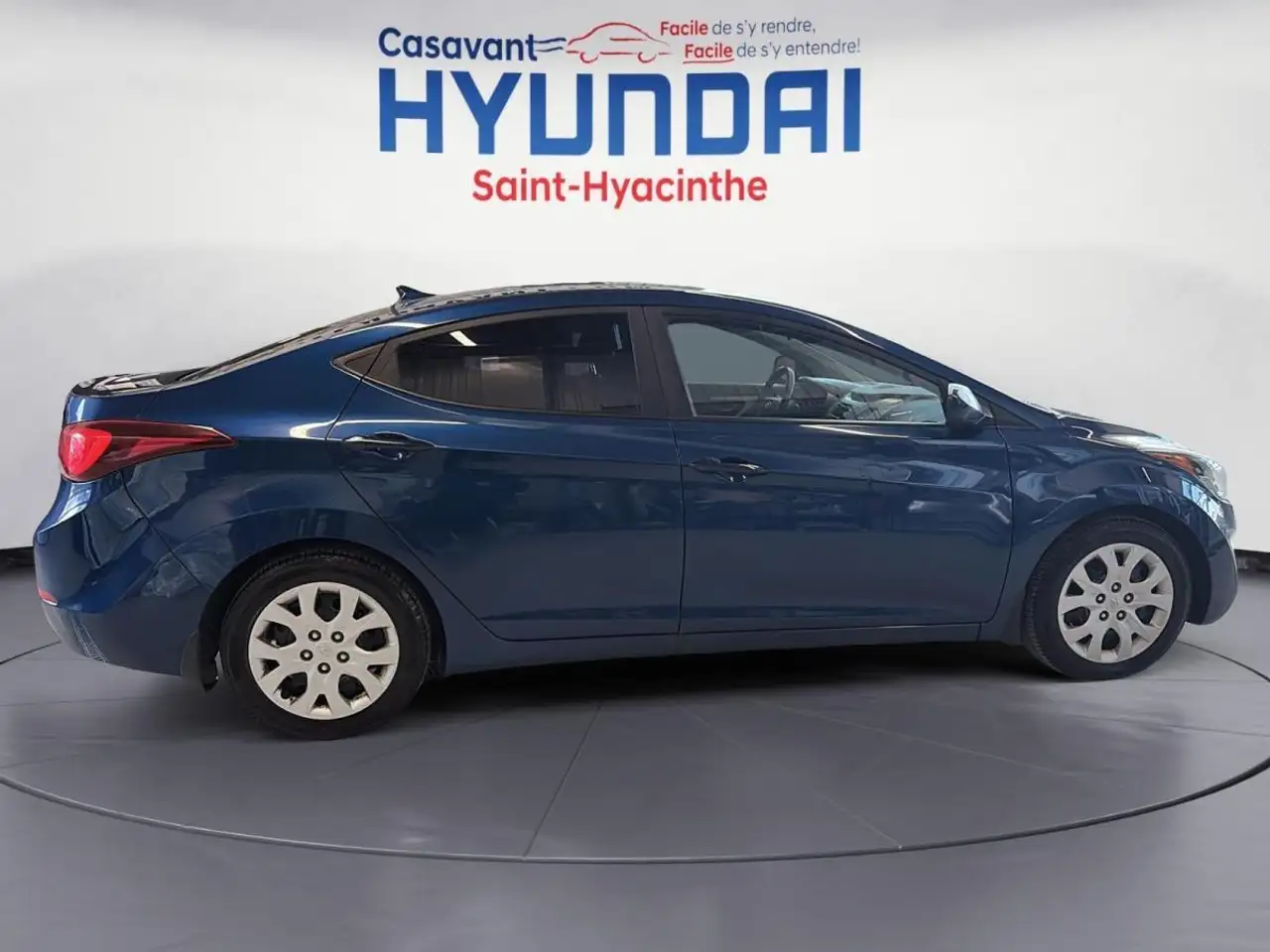 Hyundai ELANTRA photo Hyundai ELANTRA