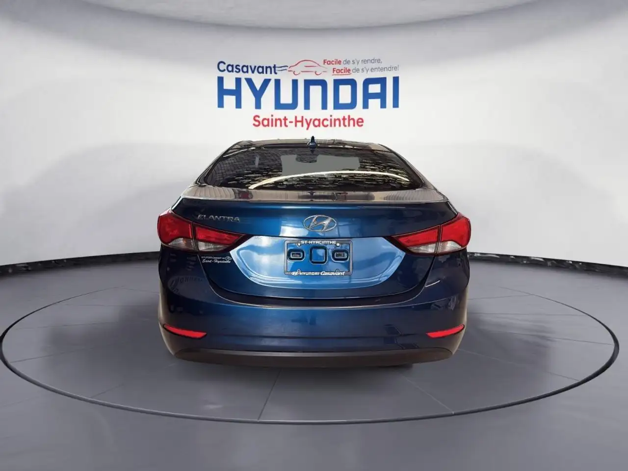 Hyundai ELANTRA photo Hyundai ELANTRA
