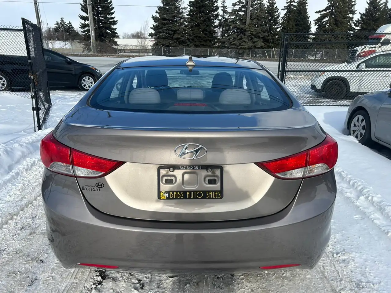 Hyundai ELANTRA снимка Hyundai ELANTRA