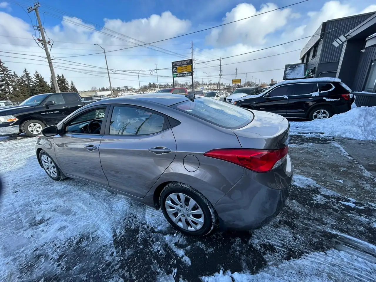 Hyundai ELANTRA снимка Hyundai ELANTRA