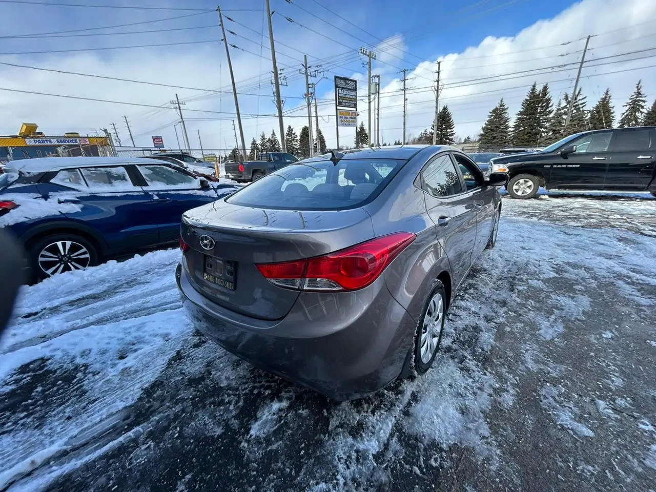 Hyundai ELANTRA снимка Hyundai ELANTRA
