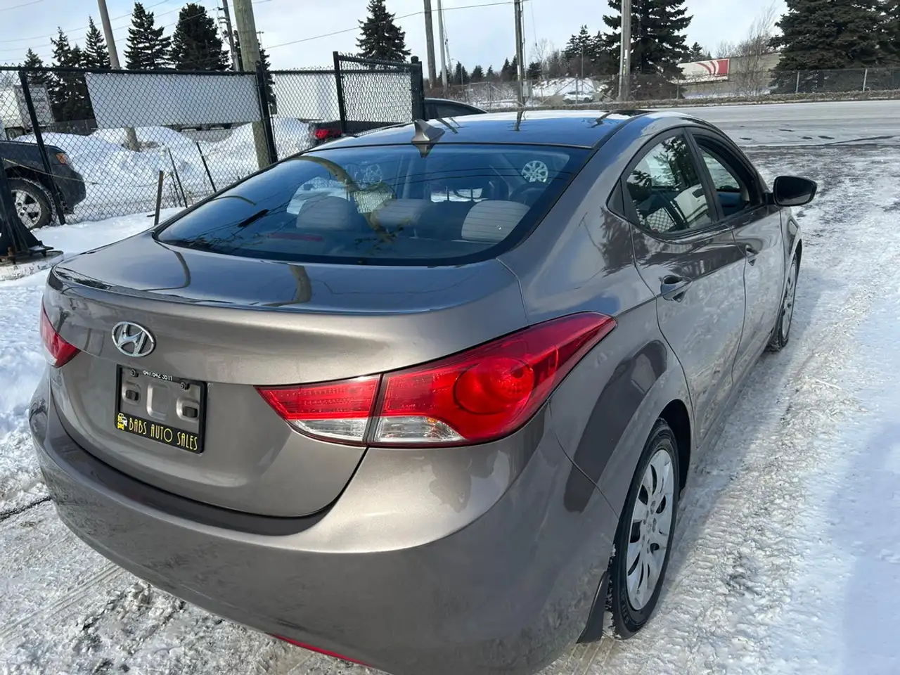 Hyundai ELANTRA снимка Hyundai ELANTRA