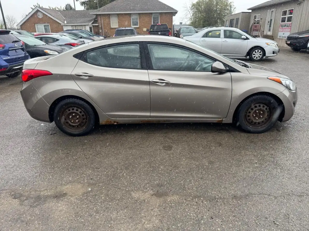 Hyundai ELANTRA снимка Hyundai ELANTRA