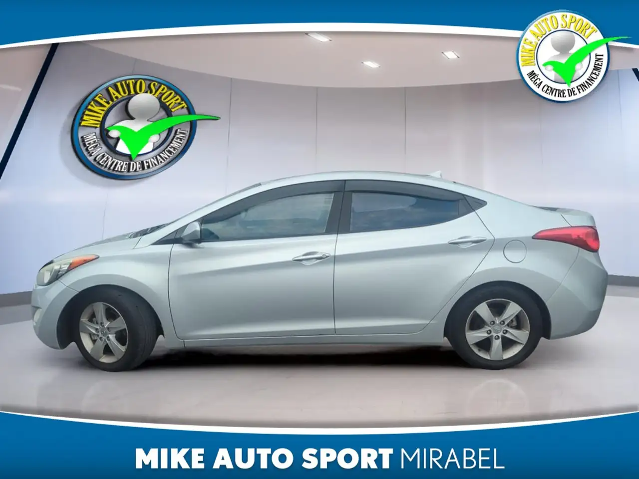 Hyundai ELANTRA снимка Hyundai ELANTRA