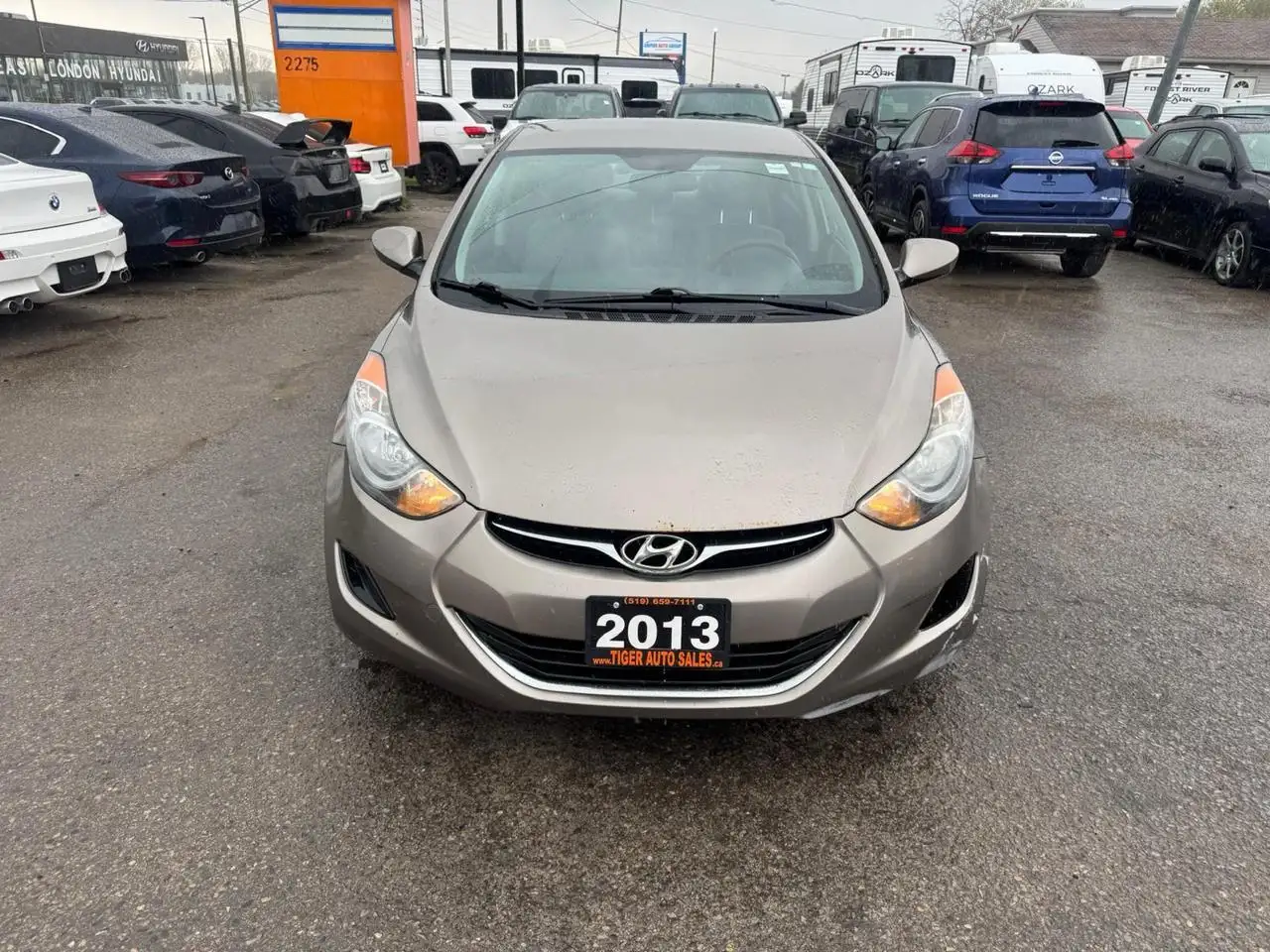Hyundai ELANTRA снимка Hyundai ELANTRA