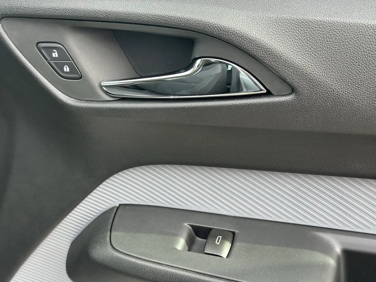 Chevrolet Bolt снимка Chevrolet Bolt